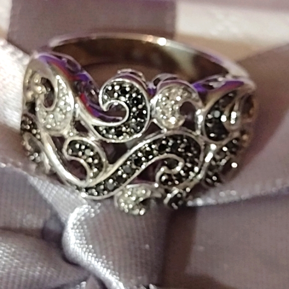 DIAMONDS--Black and White Diamonds set in .925 - Picture 4 of 10